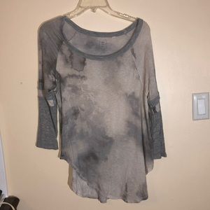 three quarter sleeve shirt